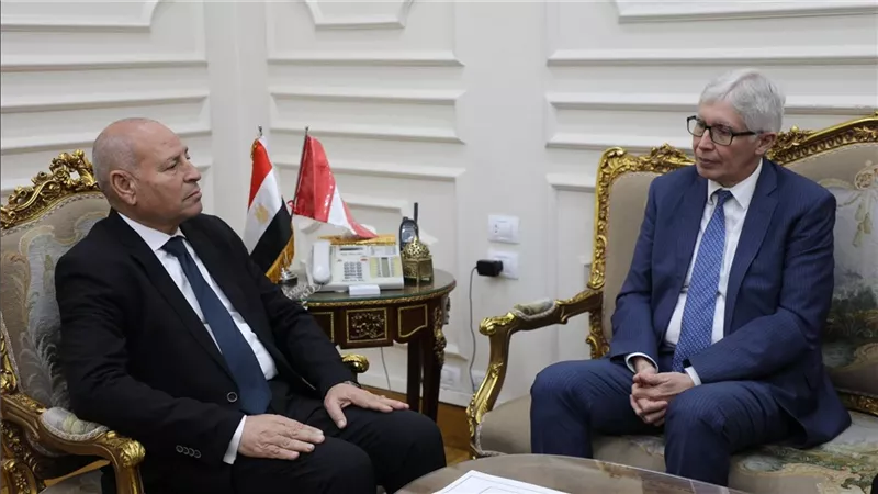 محافظ القاهرة يبحث مع سفير بيرو تعزيز التعاون الثقافي والسياحي |صور 