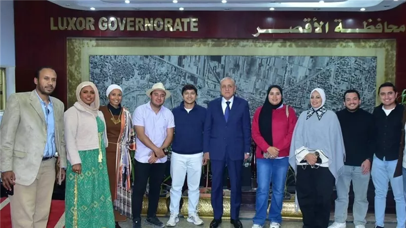 محافظ الأقصر يستقبل سفراء حملة «إحنا مصر» لتعزيز الوعي السياحي