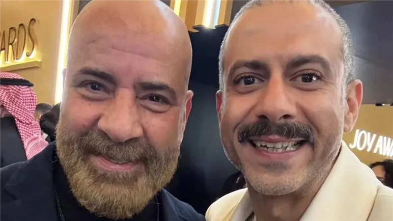 اللمبي الحقيقي والتقليد .. فيديو طريف بين محمد سعد ومحمد فراج في Joy Awards
