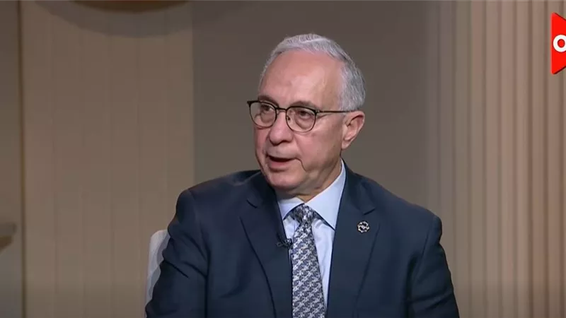 خبير زراعة الجلد يبكي على الهواء: «حروق المريض تترك آثاراً عميقة في قلبي»