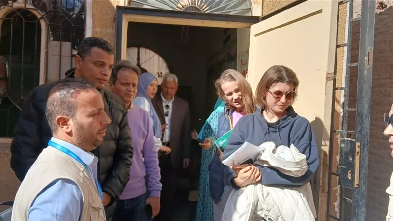 بنك التنمية الألماني وبرنامج الأغذية العالمي يتفقدان مدرسة بني وشاح المجتمعية 