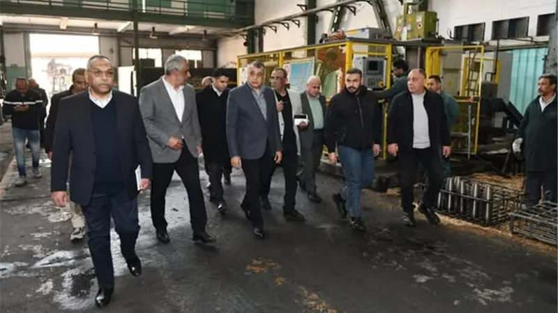 وزير الإنتاج الحربي يتفقد خطوط الإنتاج بشركة حلوان للصناعات الهندسية 