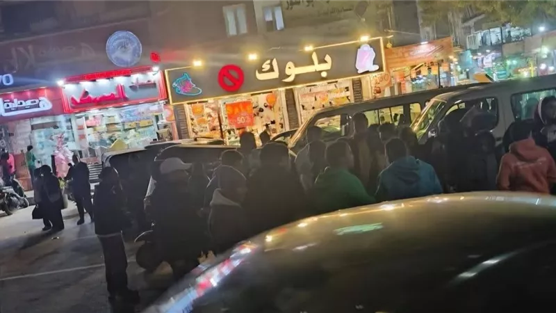 كسور في الجمجمة.. سيارة تدهس شاب أثناء مروره الطريق بالمقطم 