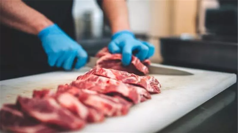 أطعمة غسلها يضر صحتك أكثر ما ينفعها.. تعرف عليها للحفاظ على صحتك 