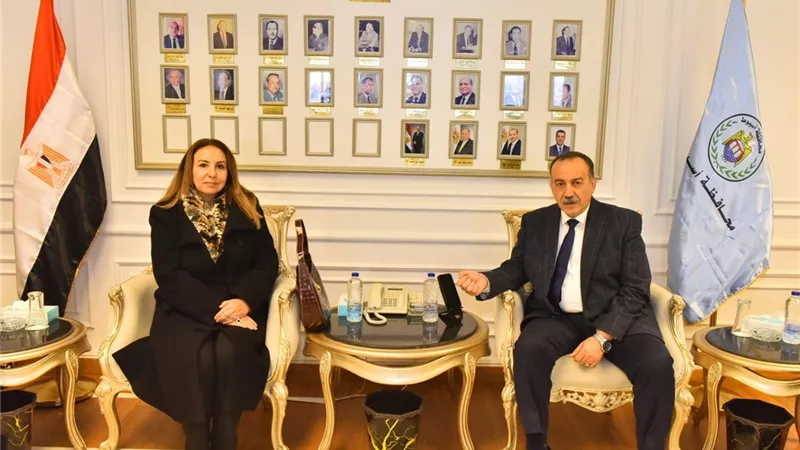 محافظ أسيوط ونائب وزير الاتصالات يبحثان وإطلاق أول مركز ذكاء اصطناعي بالصعيد
