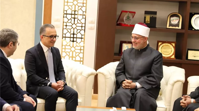 مفتي الجمهورية يستقبل رئيس اللجنة الحكومية للعمل مع المنظمات الدينية بأذربيجان