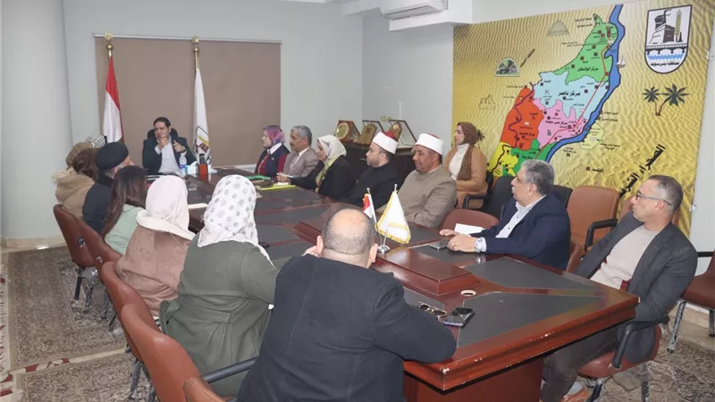 نائب محافظ بنى سويف يوجه بالتركيز على المشكلات المجتمعية التي تواجه المرأة 