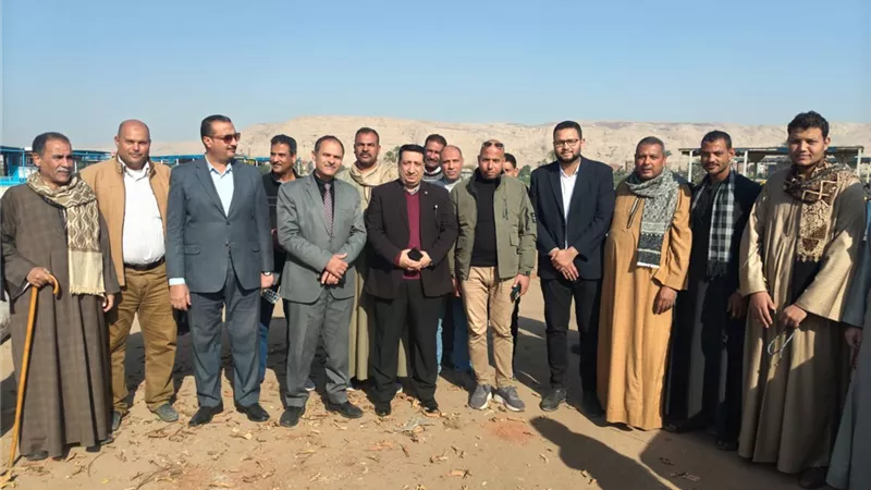 تنفيذًا لتوجيهات محافظ سوهاج.. رئيس مدينة طهطا يستمع لمطالب أهالي الخزندارية