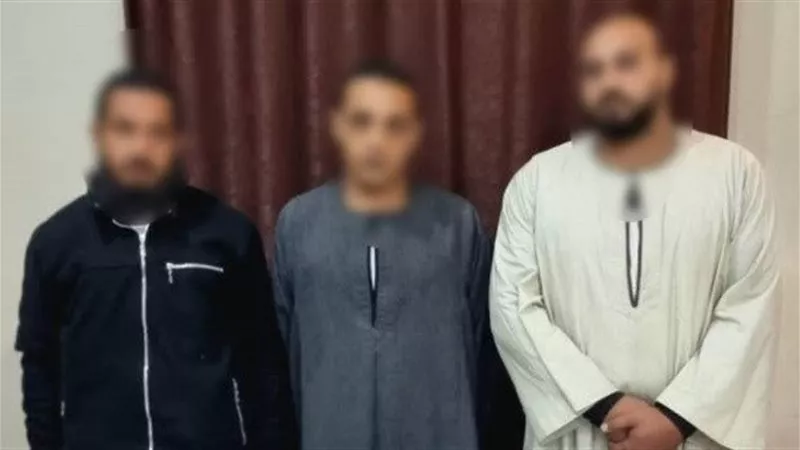 التحقيق مع المتهمين بالتعدي على تاجر ذهب بقنا.. وكشف زيف ادعاء سرقة مشغولات