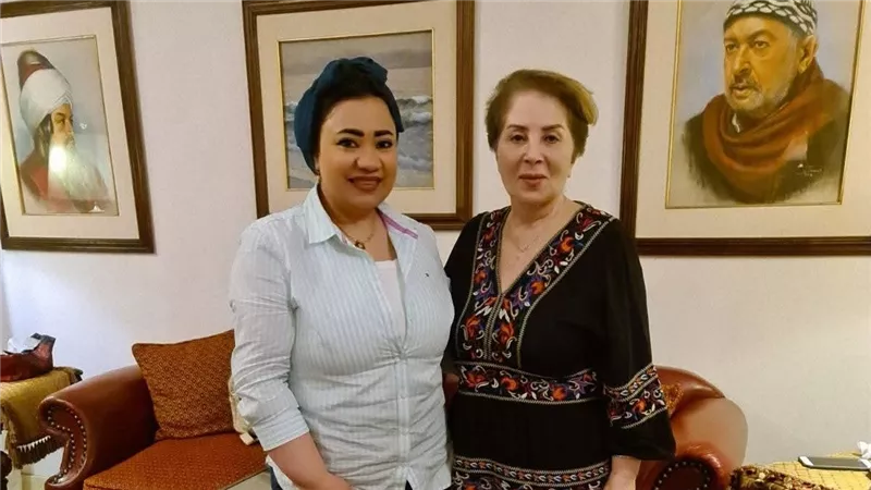 (بوسي..رحلة البحث عن الجمال الخفي) كتاب جديد للكاتبة الصحفية هبة محمد علي