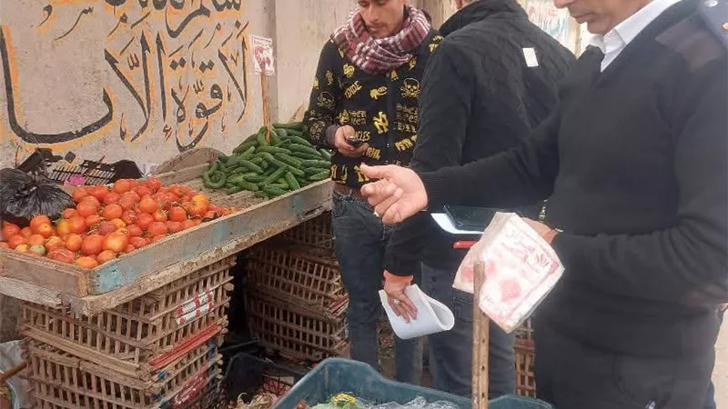 حملات رقابية مكثفة على الأسواق بقرية المعدية وإحالة المخالفين للنيابة