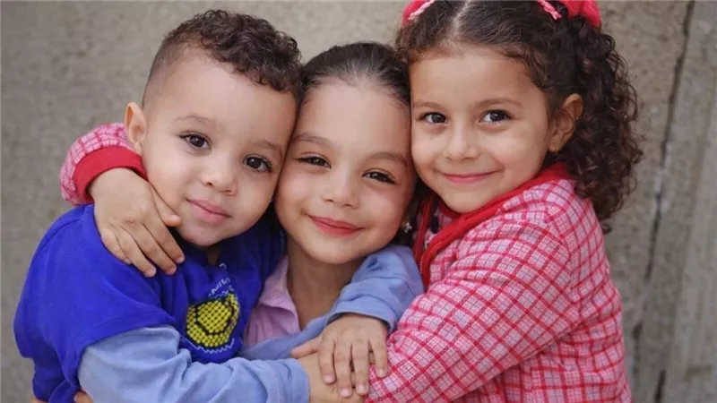 نصائح عند اصطحاب الأطفال لصلاة الجمعة.. يكشفها مركز الفتوى العالمي