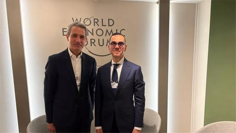 وزير الاستثمار يلتقي مسؤولي شركة سان جوبان في قمة دافوس لتعزيز الاستثمارات 