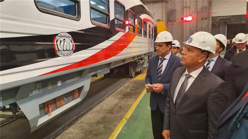 كامل الوزير يتابع انتظام العمل بمرافق النقل ويوجه بتقديم أفضل الخدمات 