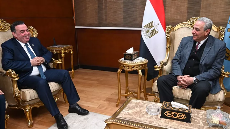 محافظ الغربية يبحث مع مساعد وزير الصحة لنظم المعلومات سبل التعاون المشترك