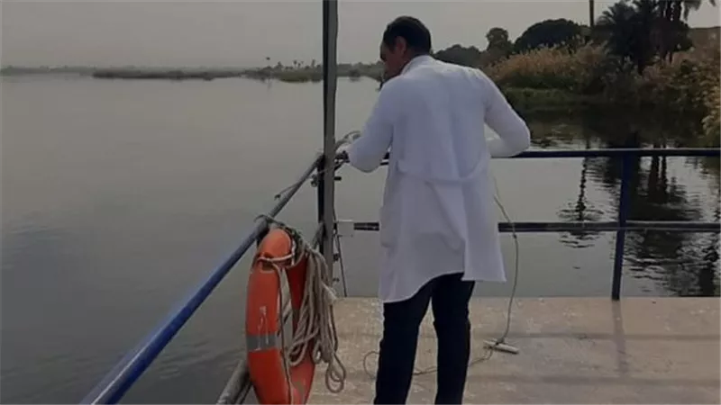 سوهاج تسيطر على بقعة سولار متسربة بنهر النيل وتعيد تشغيل محطة السكساكا