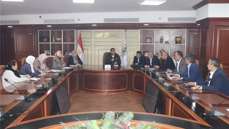 بحث نسب الإنجاز والمعوقات بملف التصالح على مخالفات البناء ببنى سويف 