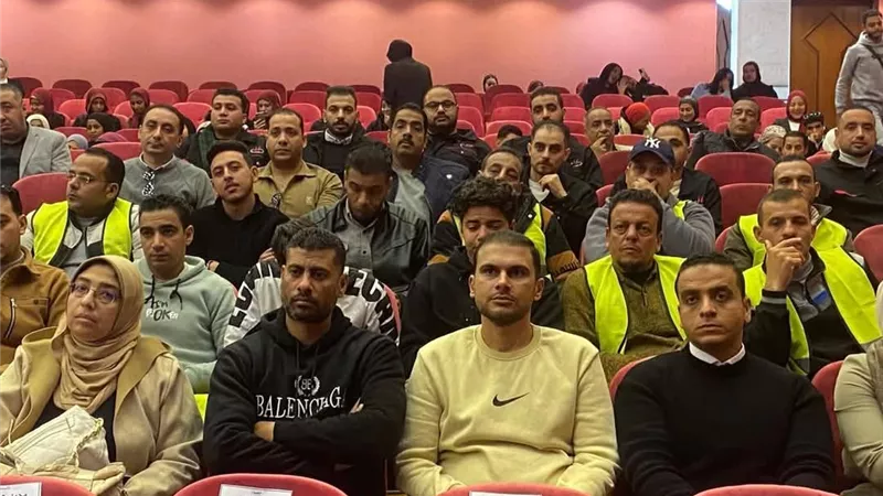 بمشاركة 330 من العمال والخريجين.. إطلاق مبادرة «سلامتك تهمنا» بجامعة السويس 