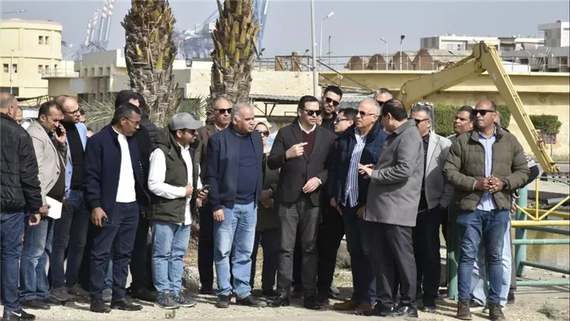 وزير الري يتفقد تطوير محطة رفع القنطرة غرب لزيادة ضخ المياه لبورسعيد