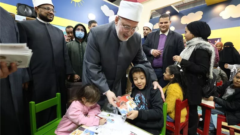 قيادات الأزهر يتفقدون جناح الأزهر بمعرض القاهرة الدولي للكتاب