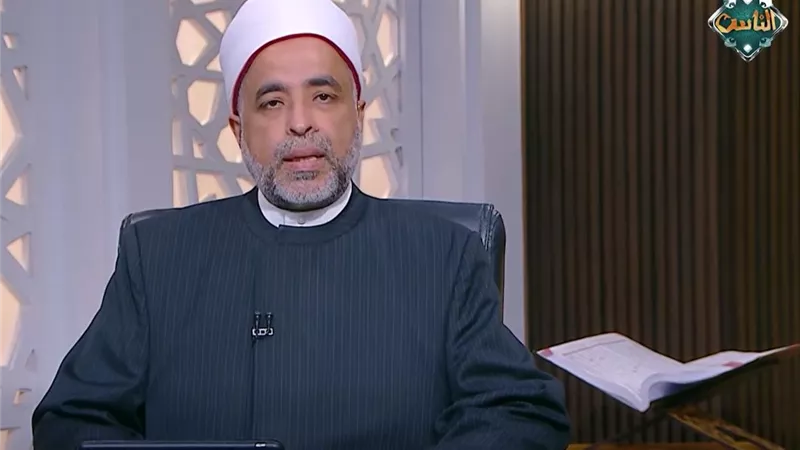 الإفتاء: زيارة المرأة الحائض للمقابر ووقوفها على الغسل جائزة شرعا