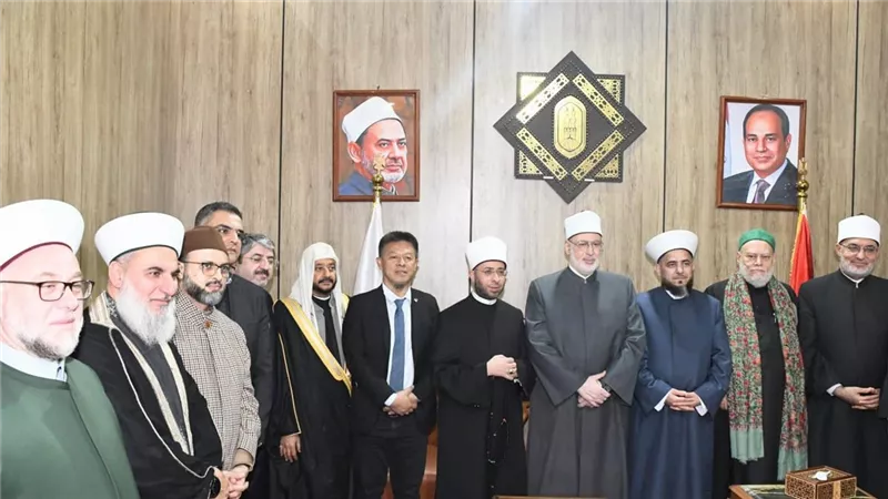 جناح المجلس الأعلى للشئون الإسلامية ينظم ندوة ثقافية للدكتور علي جمعة
