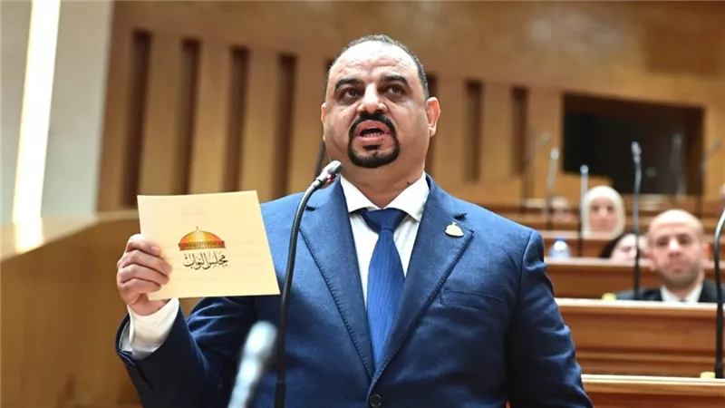 النائب محمد عبده: الرئيس السيسي يكرس الوفاء والتقدير لأسر الشهداء والمصابين