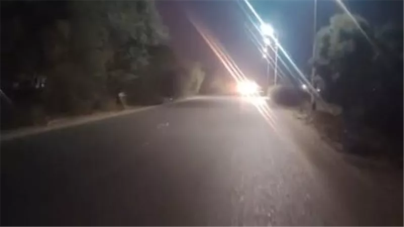 محافظ قنا: إنارة طريق 