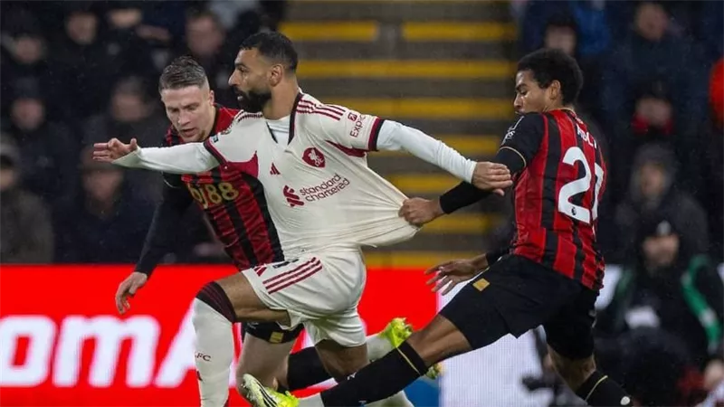 لاعب مغربي يفسد طموحات صلاح في الدوي الإنجليزي..7 هزائم بعد ليلة سقوط الليفر