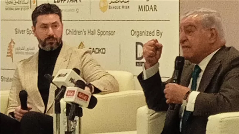 زاهي حواس يفتح صندوق أسرار 