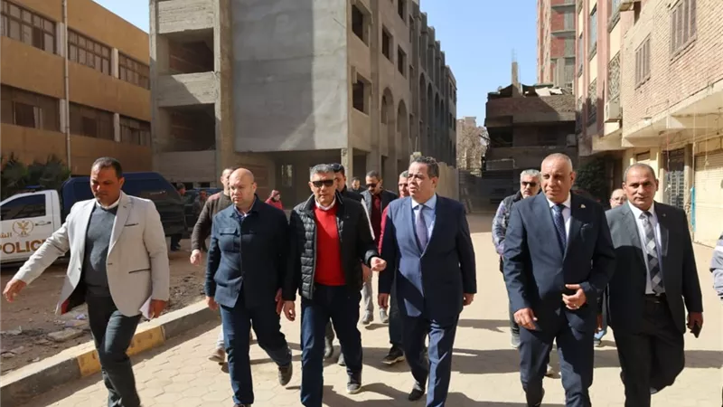 محافظ الجيزة يتفقد المشروعات التعليمية الجارية بمدينة الحوامدية