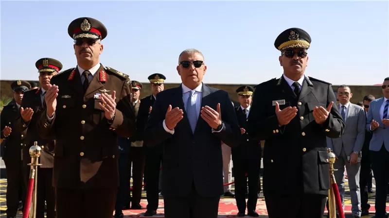 محافظ الإسماعيلية يقدم التهنئة لمدير أمن الإسماعيلية بمناسبة عيد الشرطة