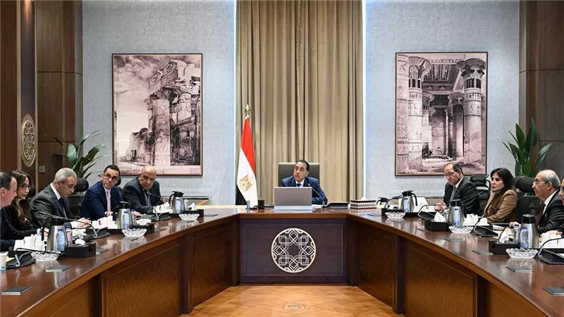 مدبولي يستعرض مستجدات حل مشكلة مديونيات 