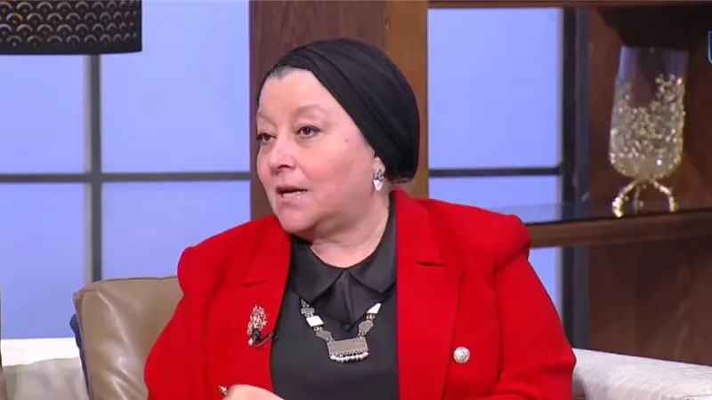 منال عمر: الطفولة أصبحت أقصر والمراهقة المبكرة مشكلة هذا الجيل