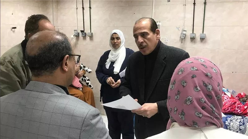 نائب وزير الصحة يتفقد منشآت طبية بالجيزة ويُحيل إدارة مستشفى إمبابة للتحقيق