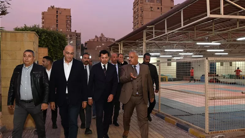 أشرف صبحي يشدد على تطبيق الكود الطبي وتطوير المنشآت الرياضية بالجيزة