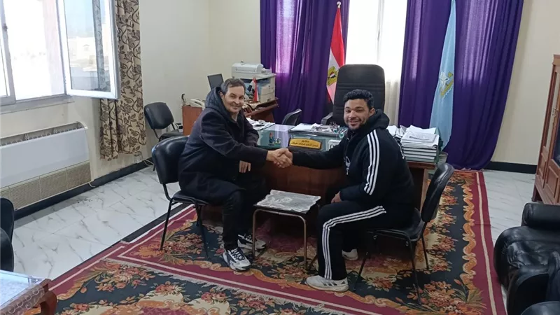 مديرية عمل كفر الشيخ تستقبل المواطن صاحب واقعة الفيديو المتداول