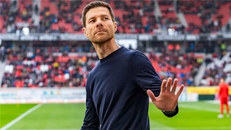 تقرير: ليفربول يراقب تشابي ألونسو تمهيدًا لتدريب الفريق 