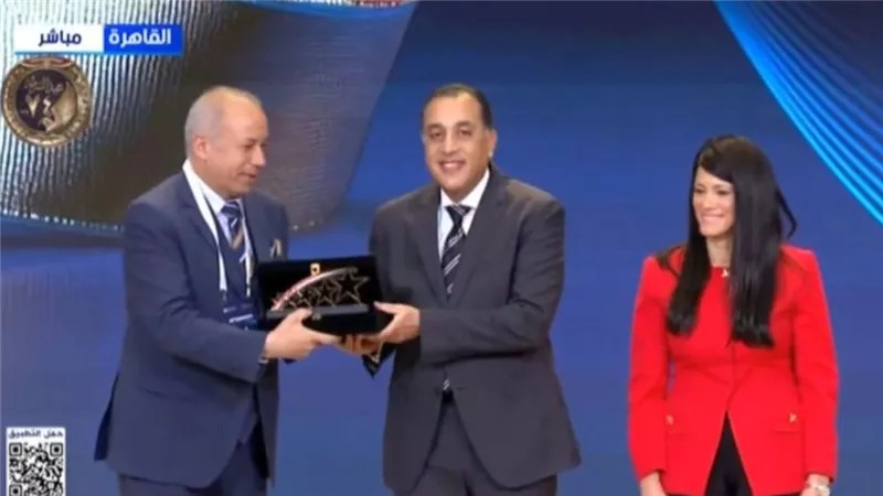 كلية هندسة المنصورة تحصد المركز الأول في جائزة المؤسسة الحكومية المتميزة