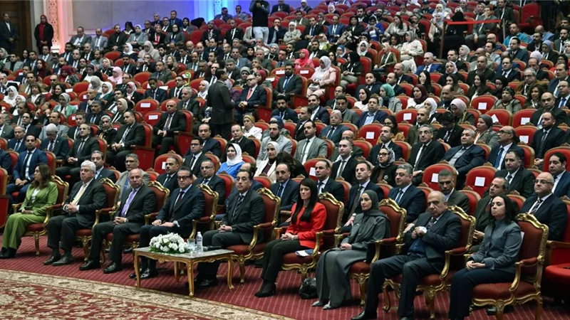 رئيس الوزراء يشهد احتفالية 