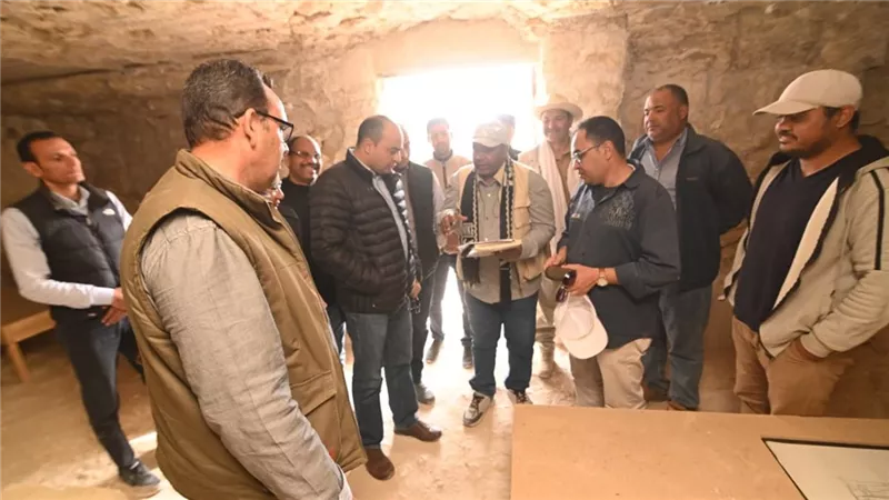 الأمين العام للمجلس الأعلى للآثار يتفقد عدداً من المشروعات بالأقصر