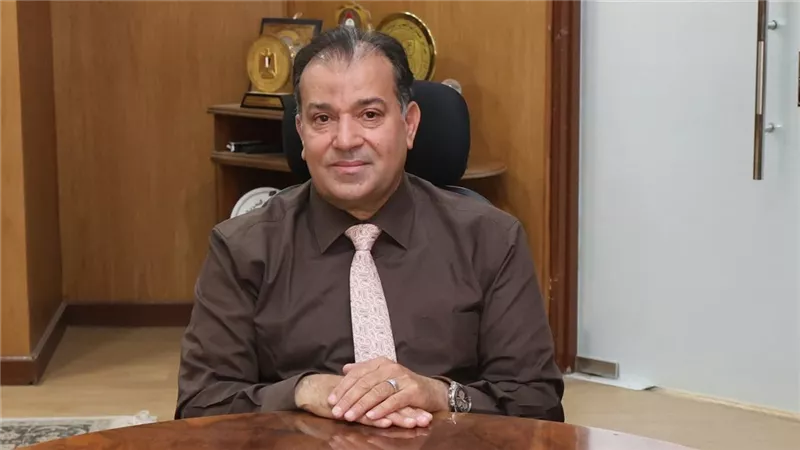 رئيس جامعة قنا يتابع تطوير الأداء بكلية الطب والمستشفيات الجامعية 