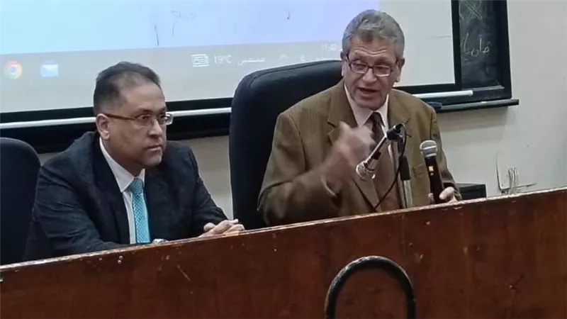 عميد طب بنها: نحرص على تأهيل أطباء الامتياز وفق أحدث المعايير الطبية