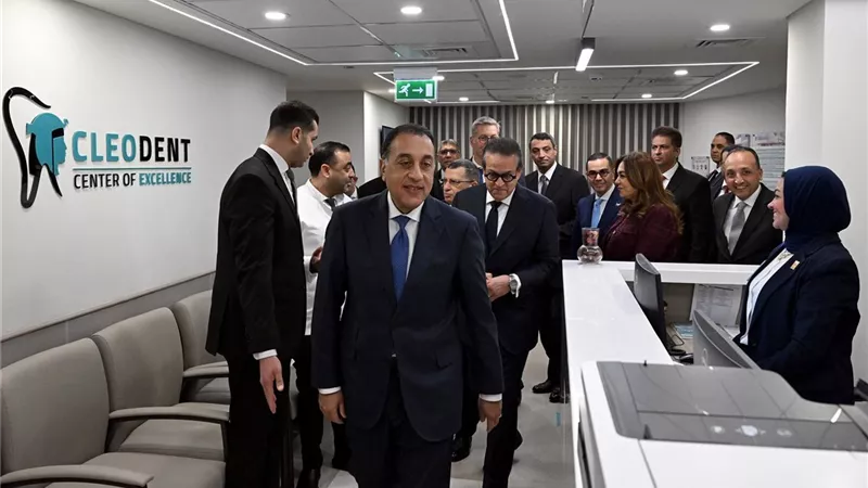 رئيس الوزراء يتفقد عددًا من الأقسام المختلفة بمستشفى كليوباترا التجمع (سكاي)