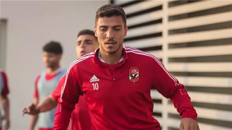 محمد شريف يورط الأهلي بقرار صادم قبل السفر إلى إسبانيا