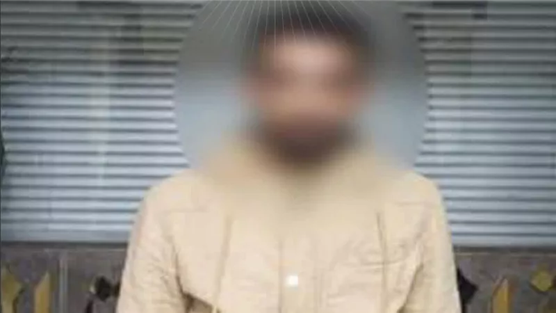 لامس أجزاء حساسة بجسدها.. التحقيق مع سائق ميني باص تحرش بسيدة في التجمع