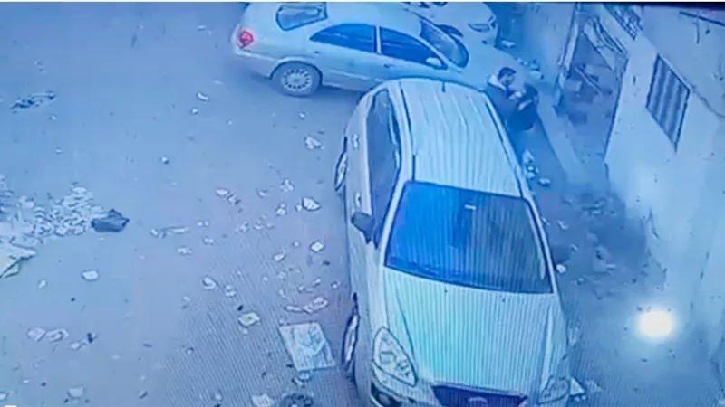 فيديو صادم بالشرقية: سيدة تستغيث بالداخلية لحمايتها من طليقها