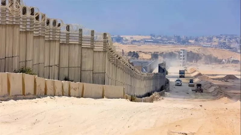 يديعوت أحرونوت: بدء إنشاء قاعدة للقوة الدولية بالقرب من رفح الفلسطينية