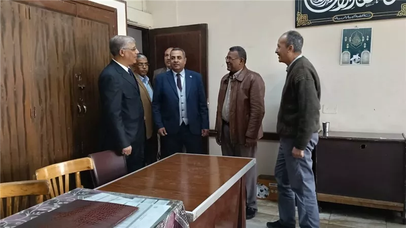 تربية قنا تختار المكلفين برؤساء ومراقبي أوائل لجان الثانوية العامة