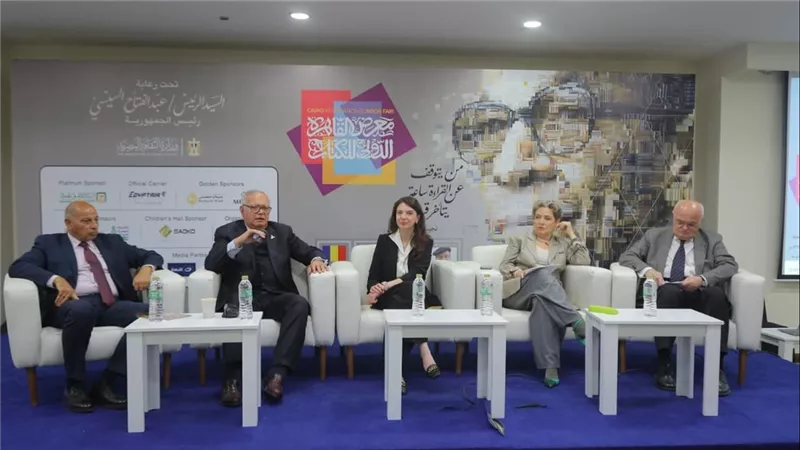 120 عامًا من الدبلوماسية.. ندوة بمعرض الكتاب تستعرض الرؤى الاستراتيجية بين مصر